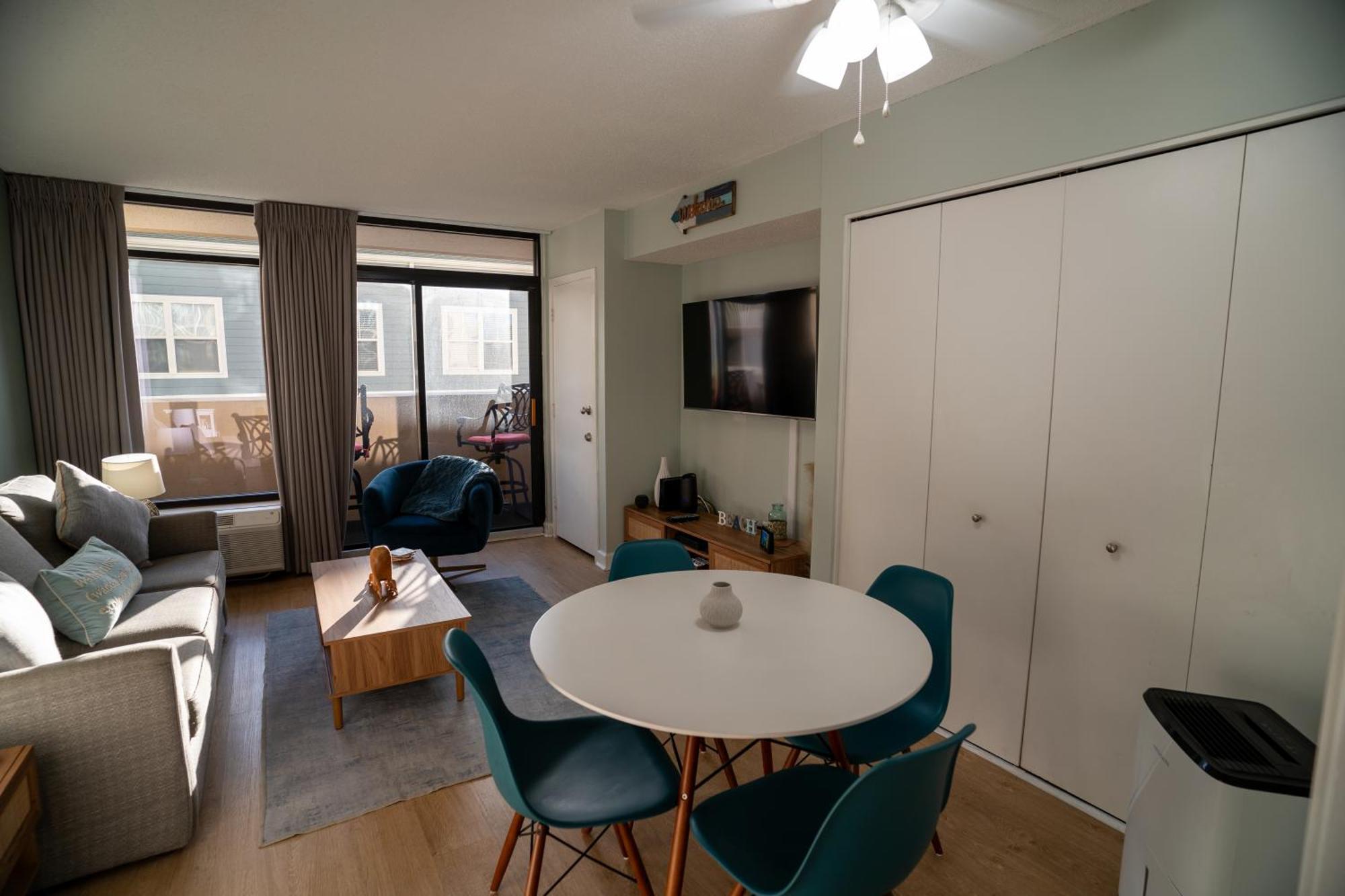 Oceanview Condo With Pool, Hot Tub, Balcony, Right On The Beach Myrtle Beach Exterior photo